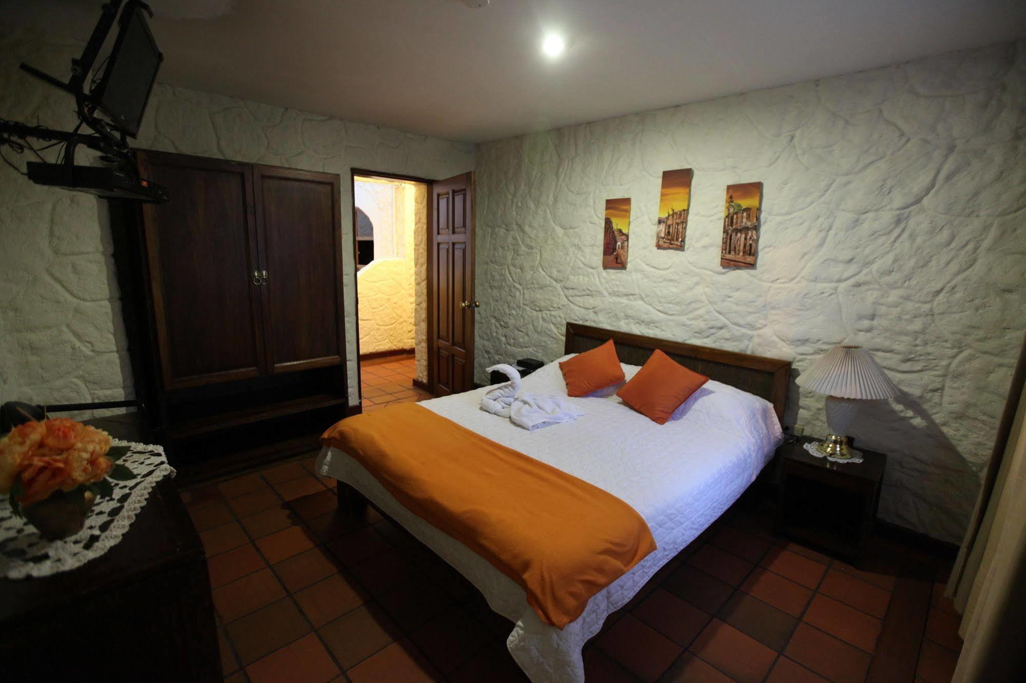 Hotel Quito Antiguo Экстерьер фото